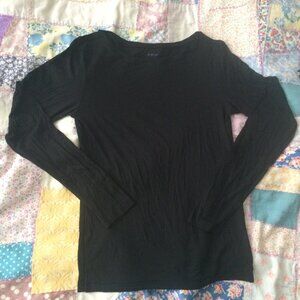 Uniqlo AIRism UV protection long sleeve t-shirt (black, women's size small)